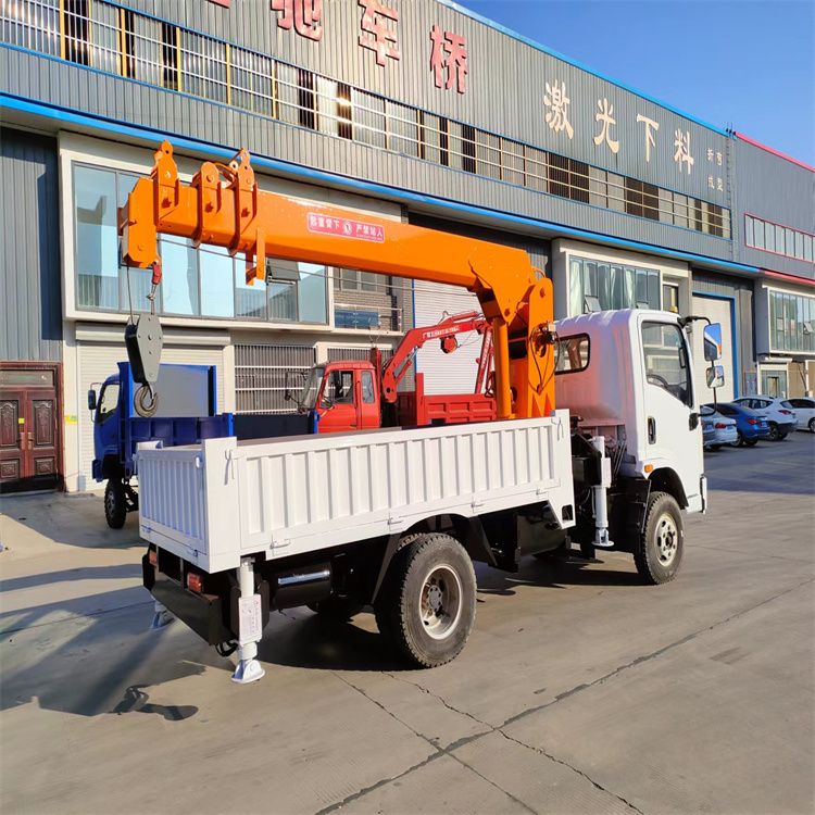 新华区三轮随车吊定制 农用改装机自备吊中瑞长期出售